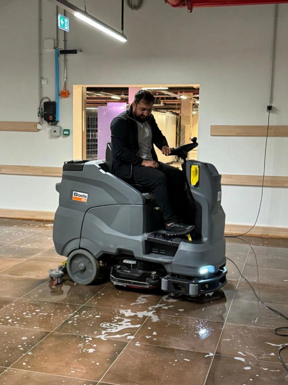 F.A.C Service - Abbruch, Schadstoffsanierung, Baureinigung und Gebäudereinigung 